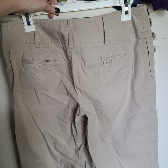 Loft knee length shorts khaki button detail 8 EUC - Picture 3 of 3